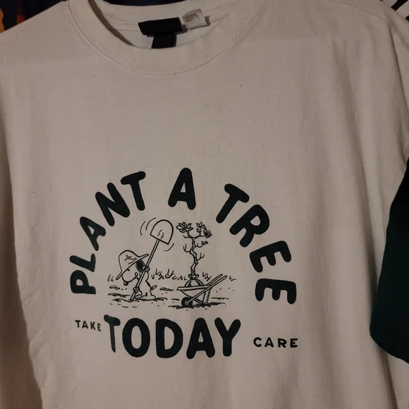 Snoopy T Shirt - Picture 2 of 5